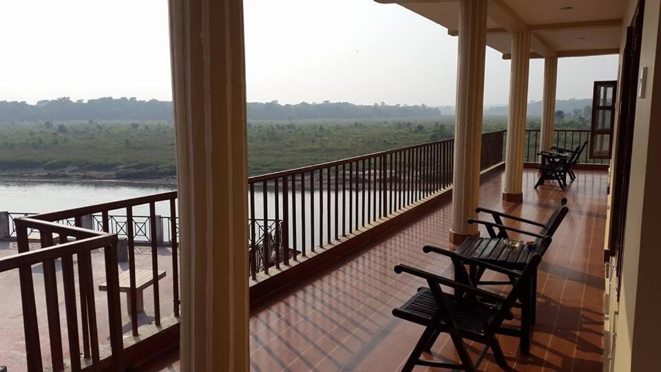 Jungle Wildlife Camp Hotel Саураха Екстериор снимка