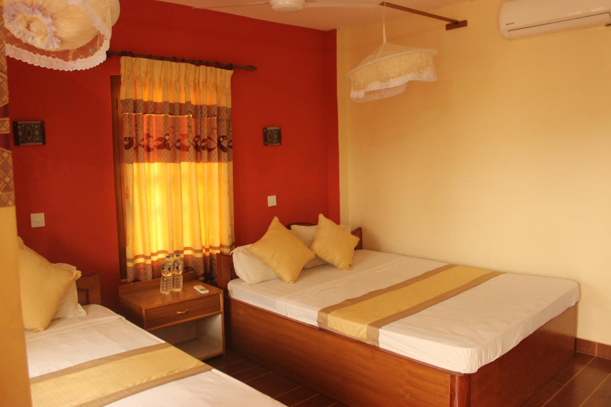 Jungle Wildlife Camp Hotel Саураха Стая снимка