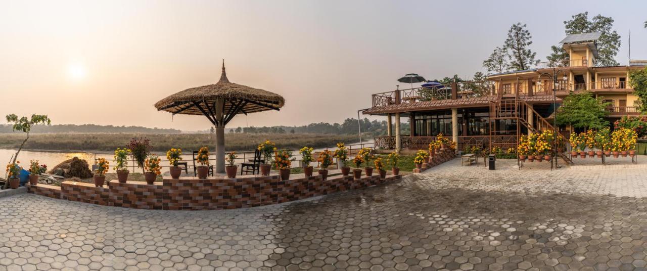Jungle Wildlife Camp Hotel Саураха Екстериор снимка