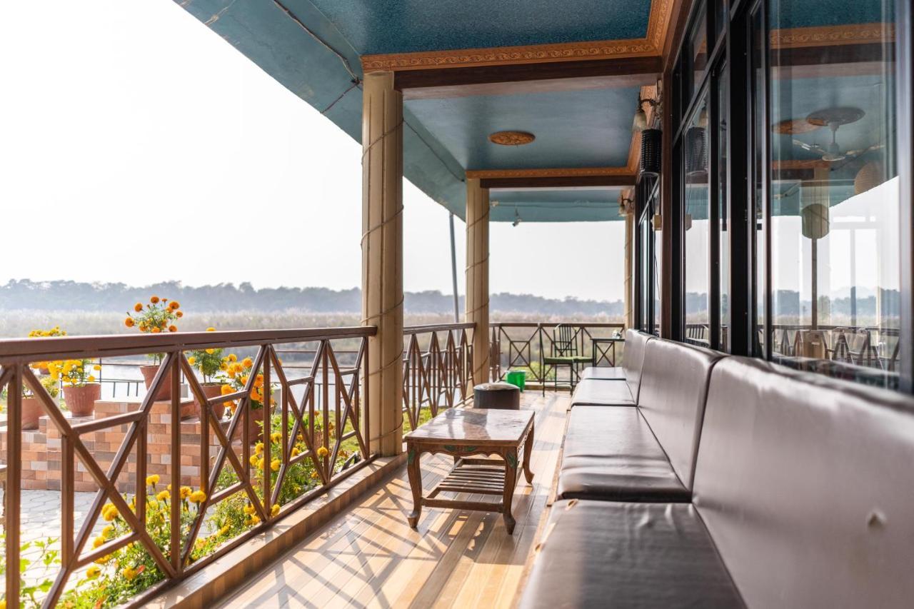 Jungle Wildlife Camp Hotel Саураха Екстериор снимка