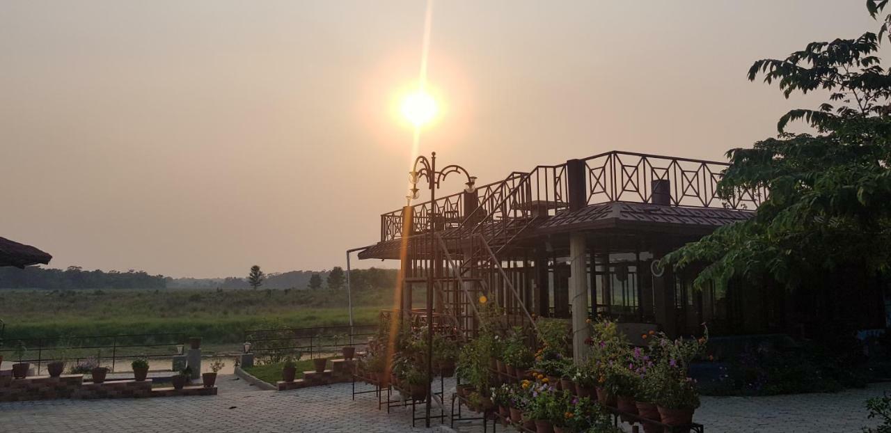 Jungle Wildlife Camp Hotel Саураха Екстериор снимка