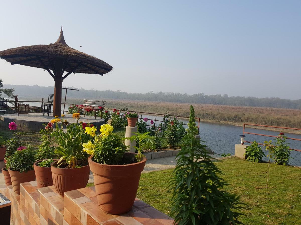 Jungle Wildlife Camp Hotel Саураха Екстериор снимка