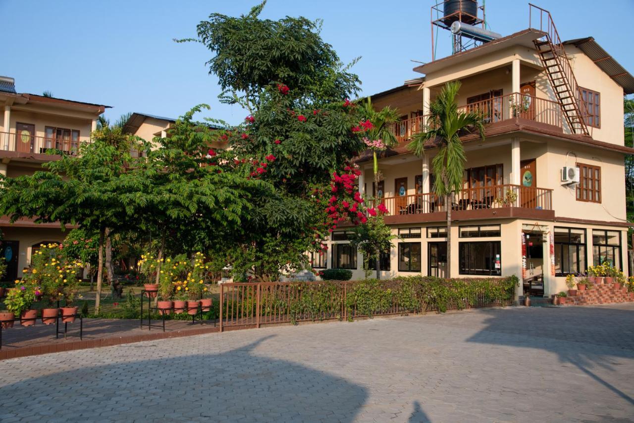 Jungle Wildlife Camp Hotel Саураха Екстериор снимка